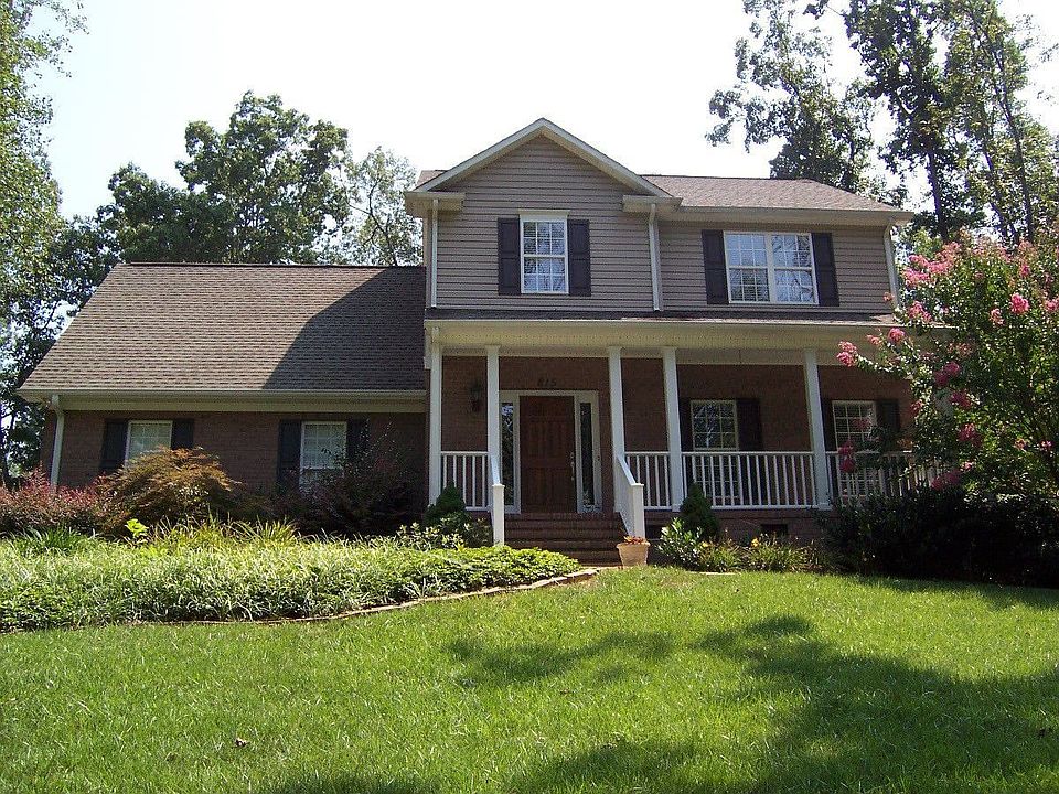 1st image of 815 Brookfield Cir