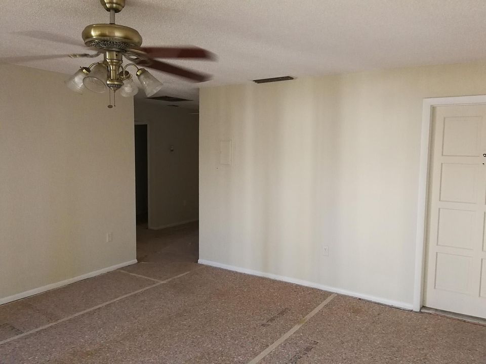 2nd image of 5967 Village Cir S