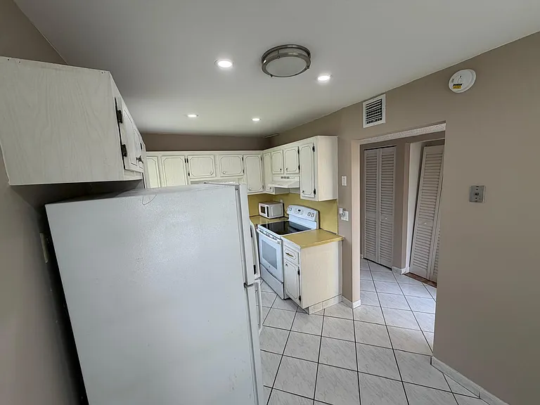 5750 NW 64th Ave #201 — Photo 7