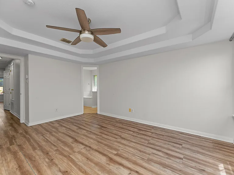 807 Midway Crst — Photo 19