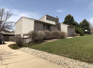4709 S Twin Ridge Rd, Sioux Falls, SD 57105