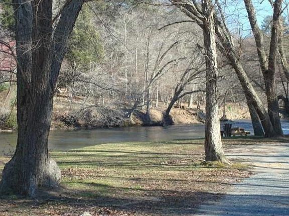 5th image of 679 Cypress Cir