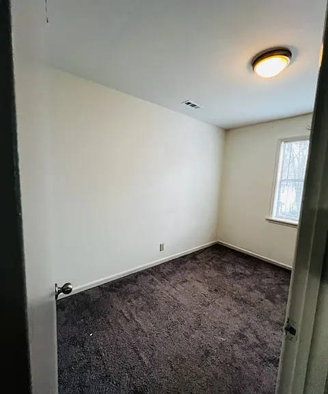 1031 Curran St NW — Photo 2