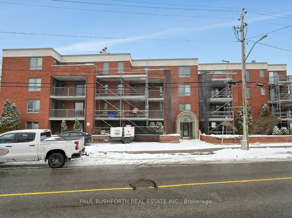 939 N River Rd #202, Ottawa, ON K1K 3V2