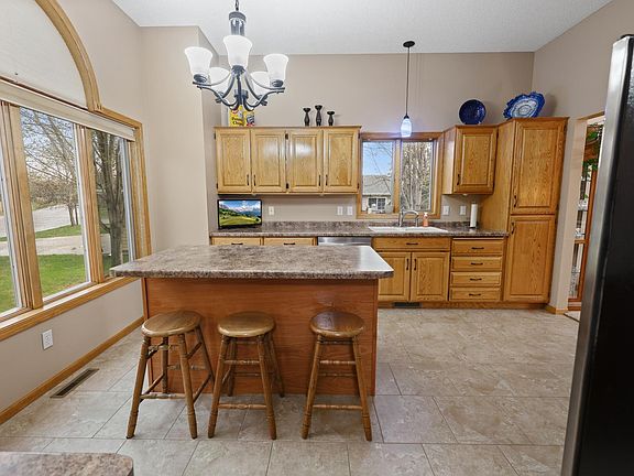 5th image of 1909 Prairie Hill Rd