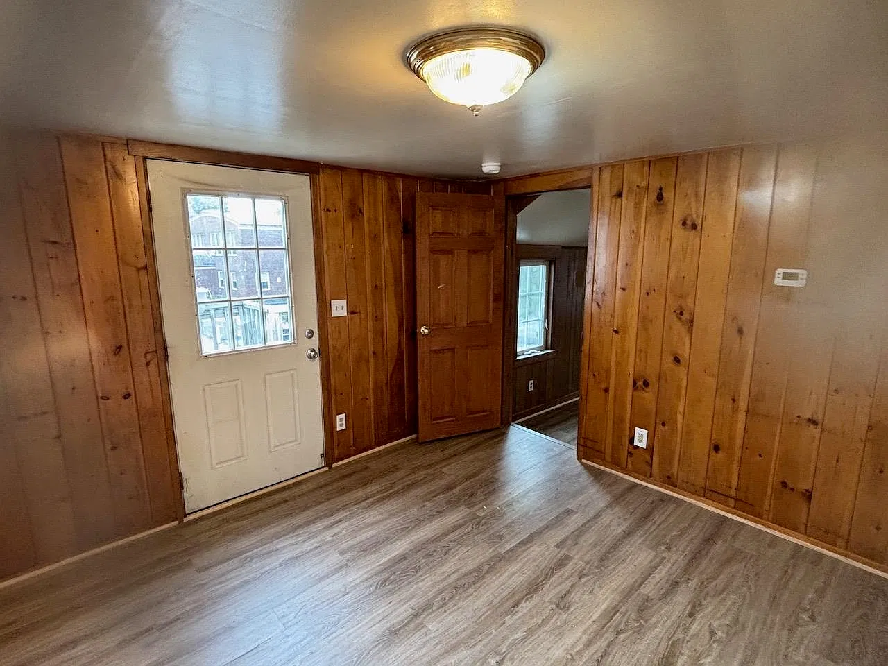 3 bed, 1.0 bath, 788 sqft, $1,950 — Photo 3