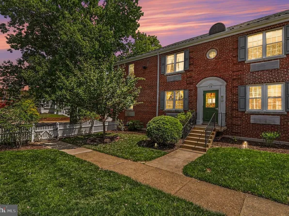 19 Auburn Ct APT A, Alexandria, VA 22305