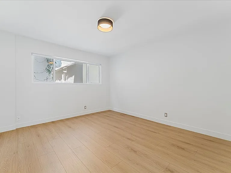 6615 Franklin Ave. — Photo 9