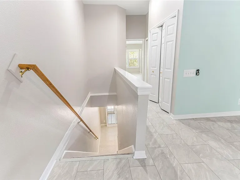 3326 Covered Bridge Dr W — Photo 32