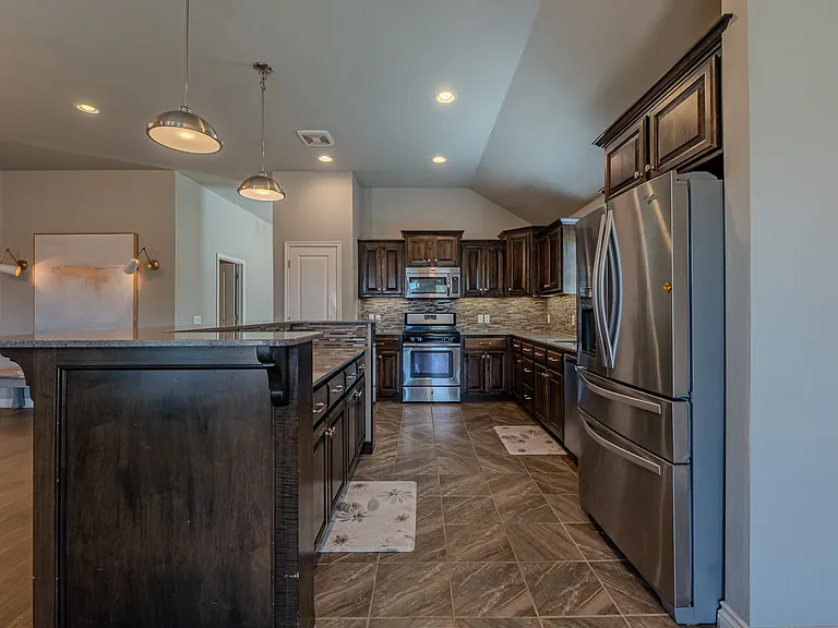 19213 Blanco Dr — Photo 17