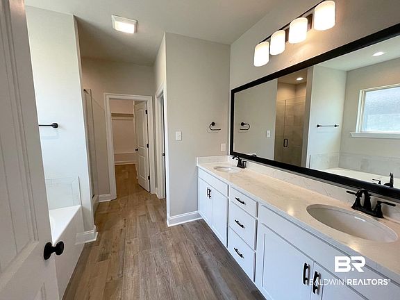 5th image of 10152 Chipper Ln