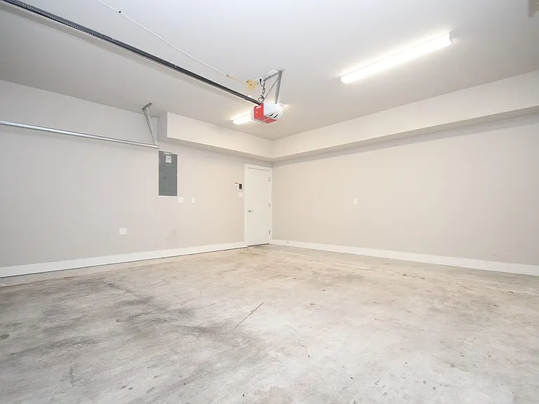 5904 Gardendale Dr #B — Photo 39