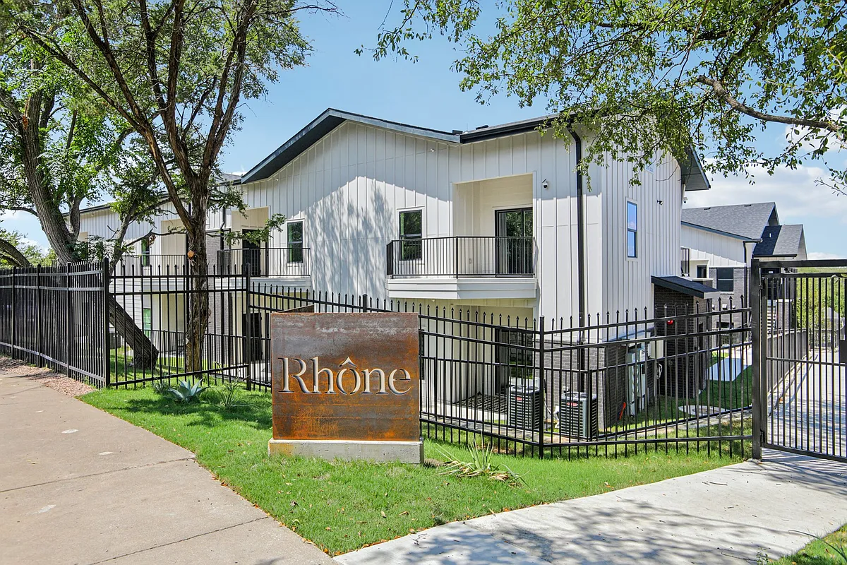 Building Photo - 2450 Wickersham Ln #2012