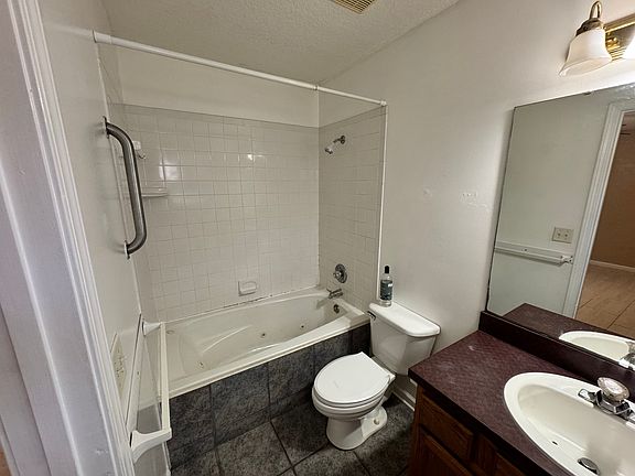 4th image of 1768 Village Ln