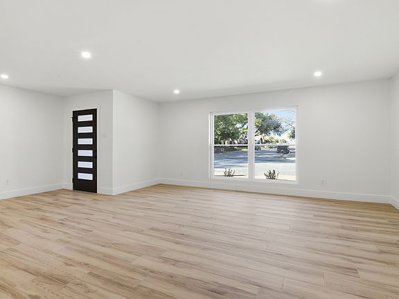 5th image of 7076 Briarmeadow Dr