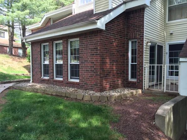 167 Carriage Crossing Ln, Middletown, CT 06457