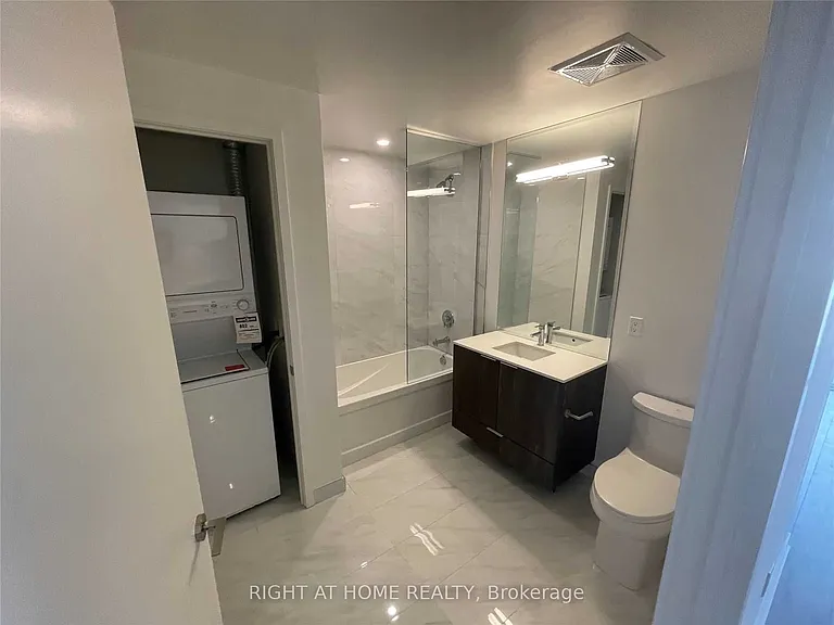 15 Queens Quay E #1307 — Photo 5