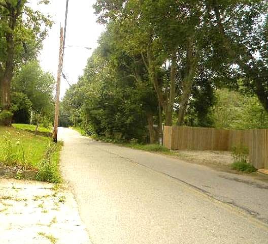 2nd image of 42 Stillwater Rd