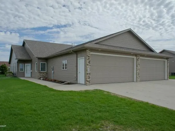 532 44th Ave S, Moorhead, MN 56560