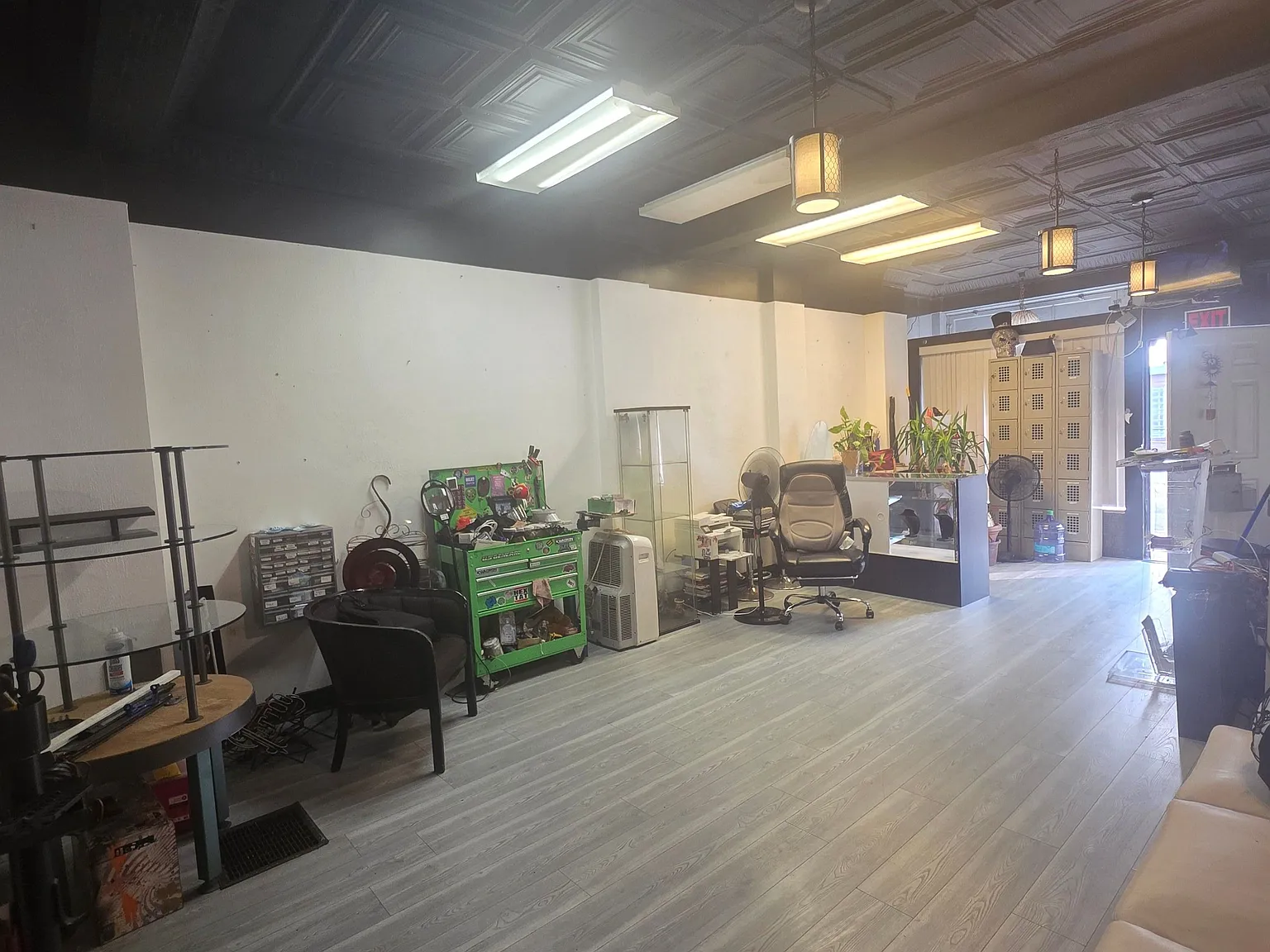 517 Brownsville Rd — Photo 4