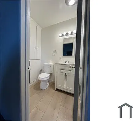 15045 Burbank Blvd #6 — Photo 11