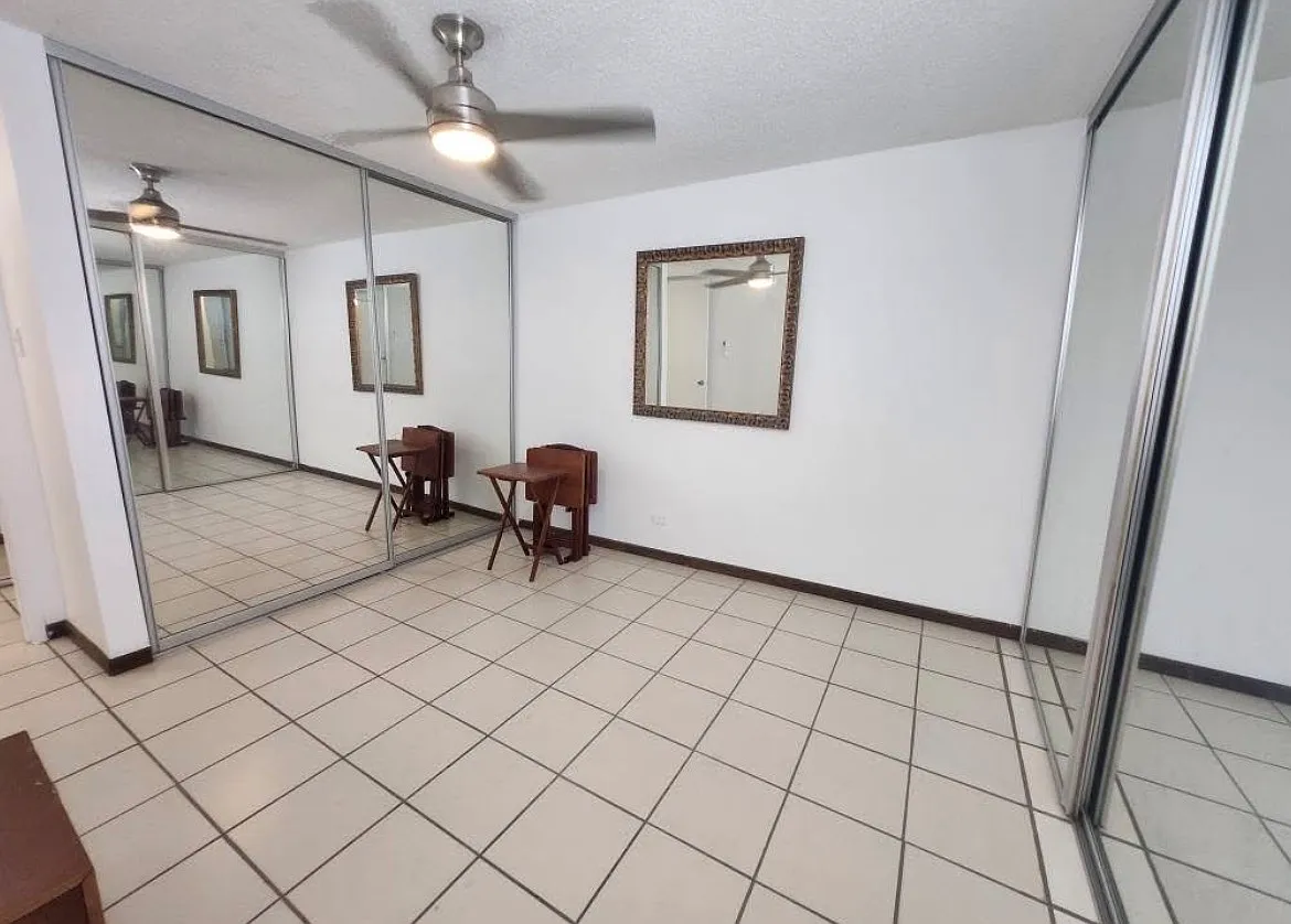 3 bed, 1200 sqft, $1,900 — Photo 1