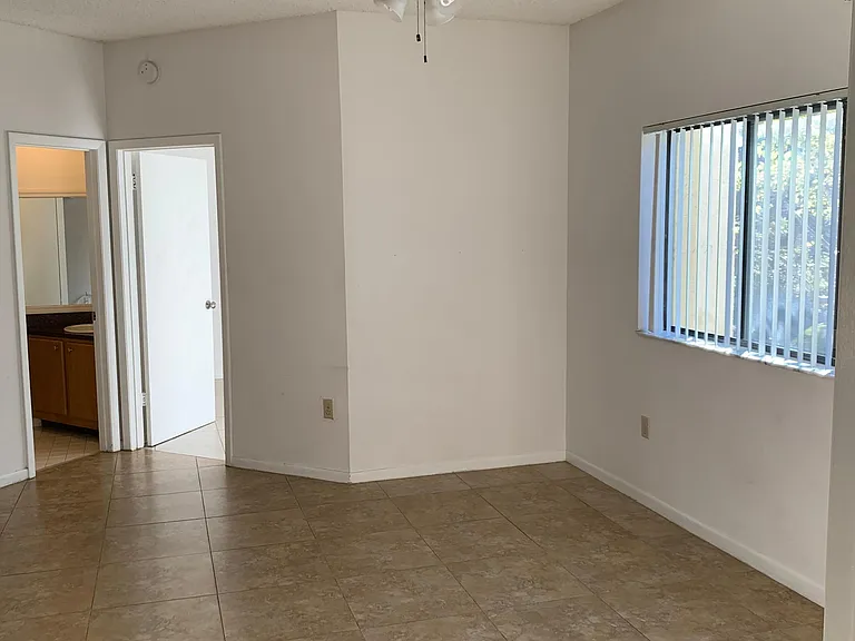 2445 SW 18th Ter #703 — Photo 6