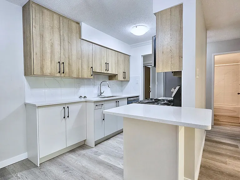 325 Ward St #303 — Photo 17