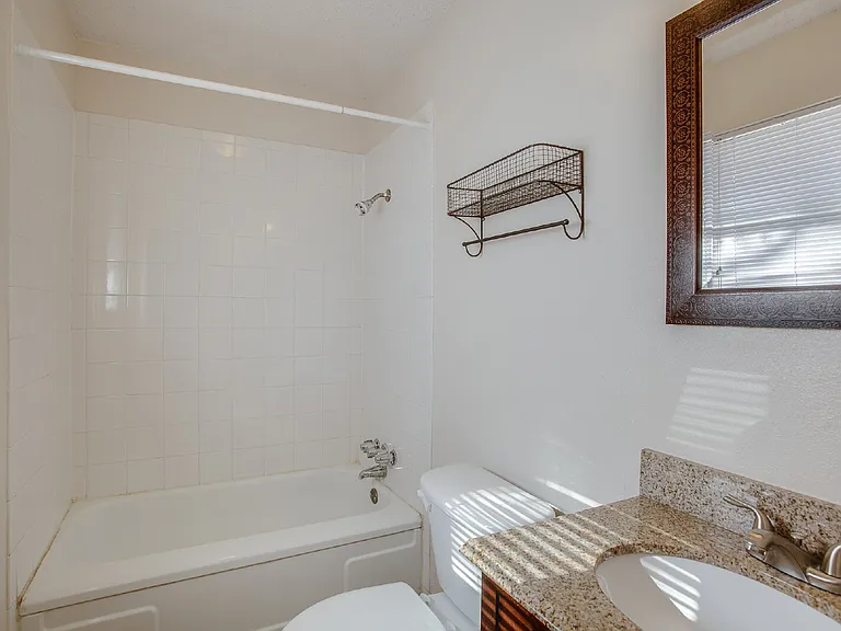 5613 16th Pl — Photo 9