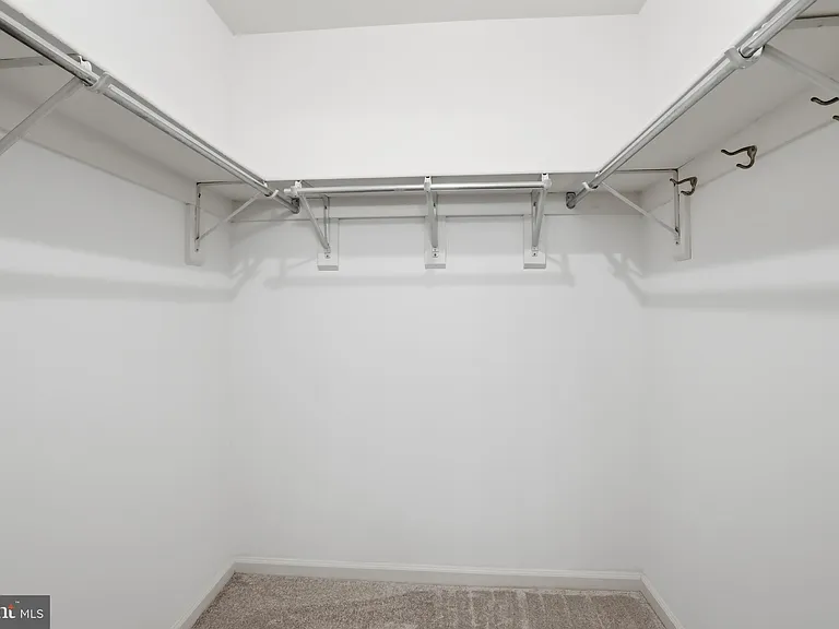 2844 Yarling Ct — Photo 18