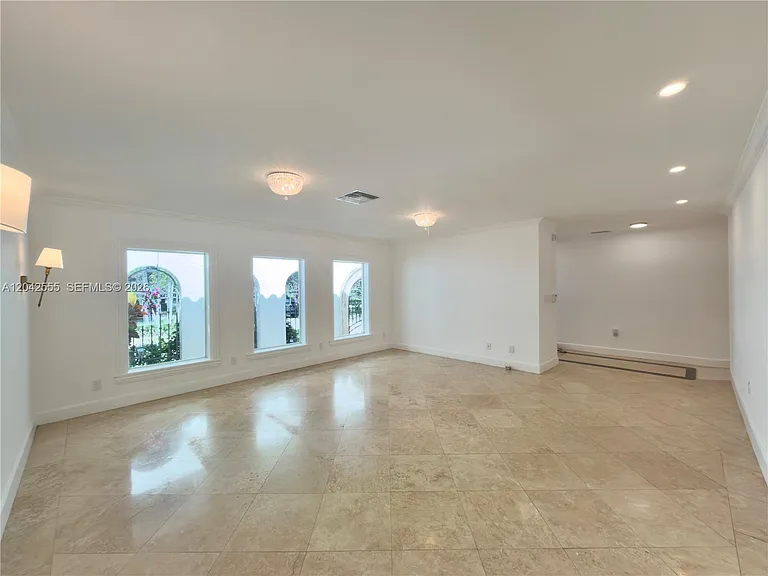 4409 Monserrate St — Photo 5