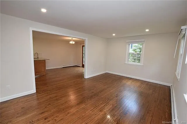 4 bed, 1.5 bath, 1533 sqft, $3,000 — Photo 4