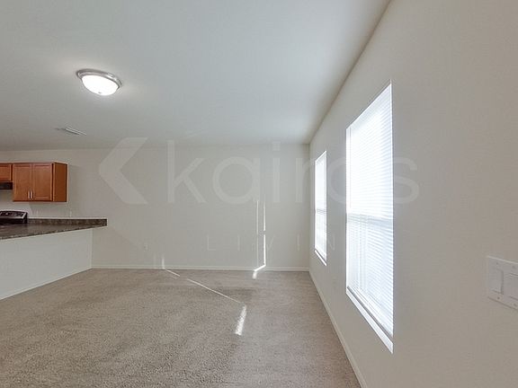 5th image of 3627 NE 12th Pl