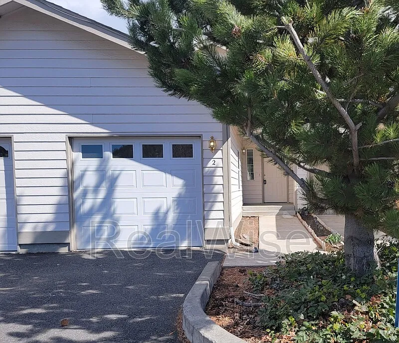2080 NE Chanel Ct #2