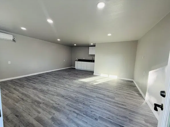 1726 W Avenue O, Palmdale, CA 93551