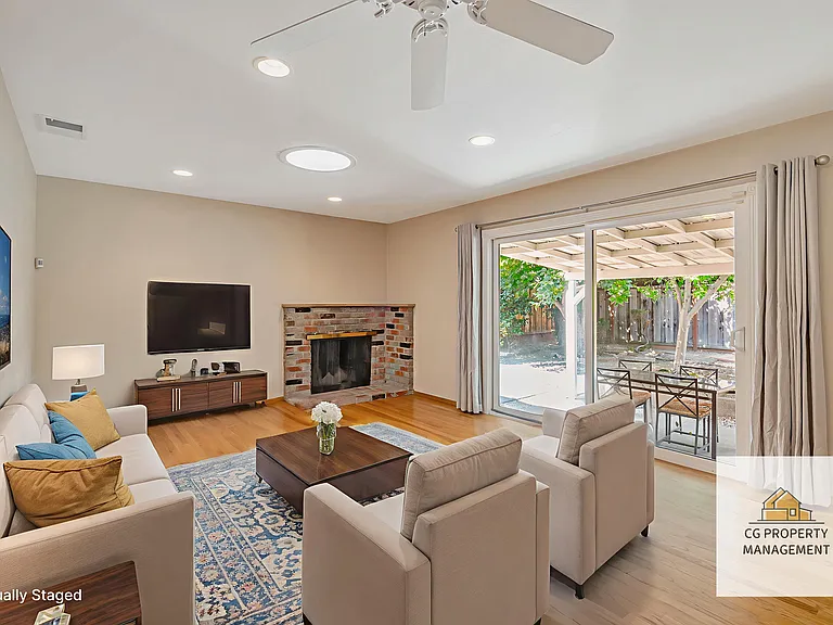 729 Hickory Way — Photo 6