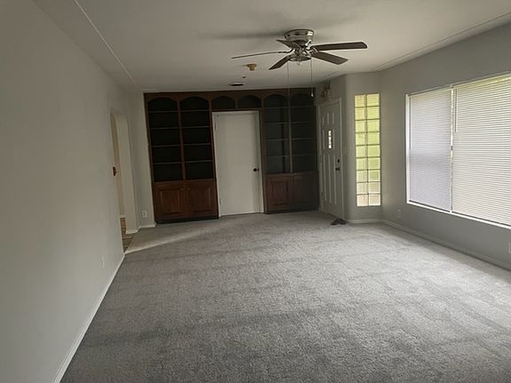 3rd image of 330 Edgewood Blvd