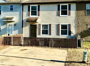 12 Hampshire Rd, Sicklerville, NJ 08081