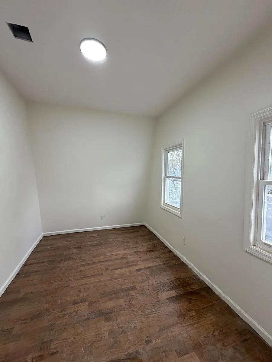 Building Photo - 1 Hillyer St #4
