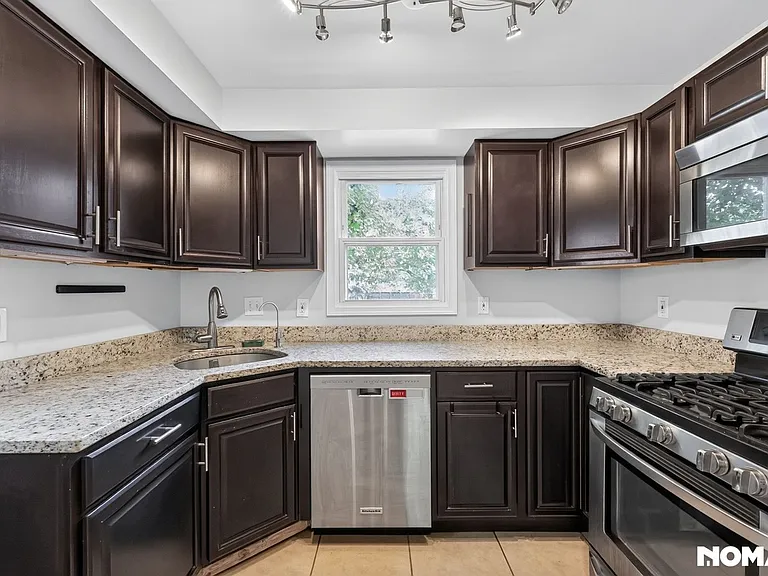 8507 Potomac Ave — Photo 13
