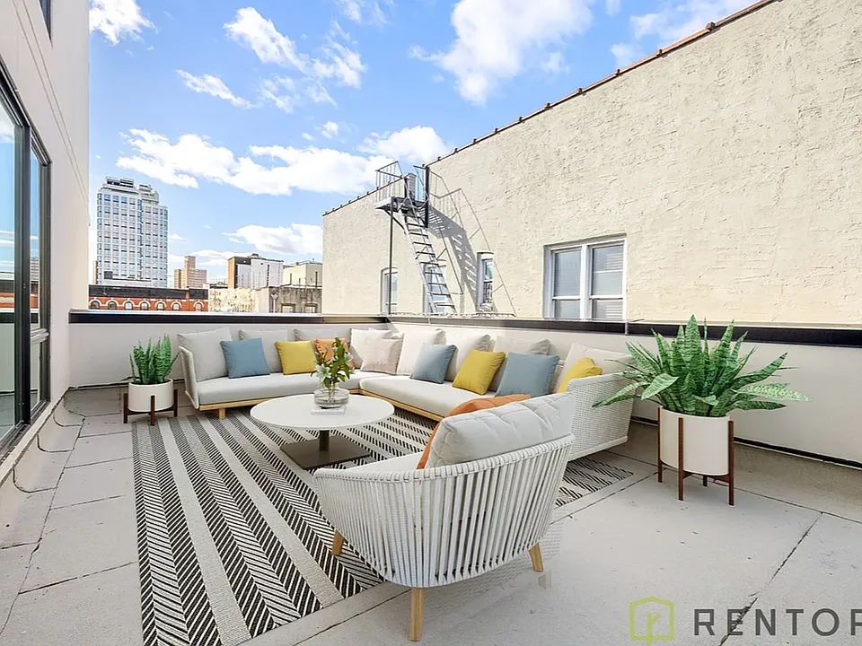 272 S 1st St #6D