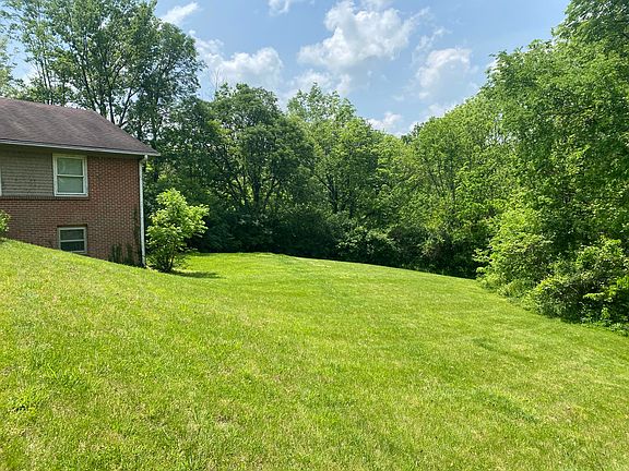 3rd image of 2053 Greentree Dr