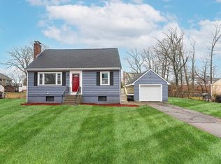 100 Cypress Rd, Wrentham, MA 02093