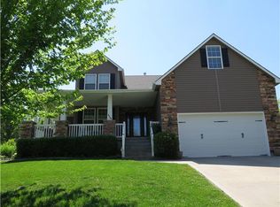 5104 SW Kingfisher Dr, Lees Summit, MO 64082