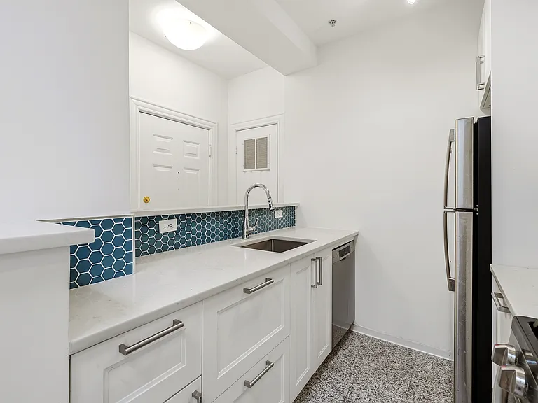 1807 California St NW #305 — Photo 7
