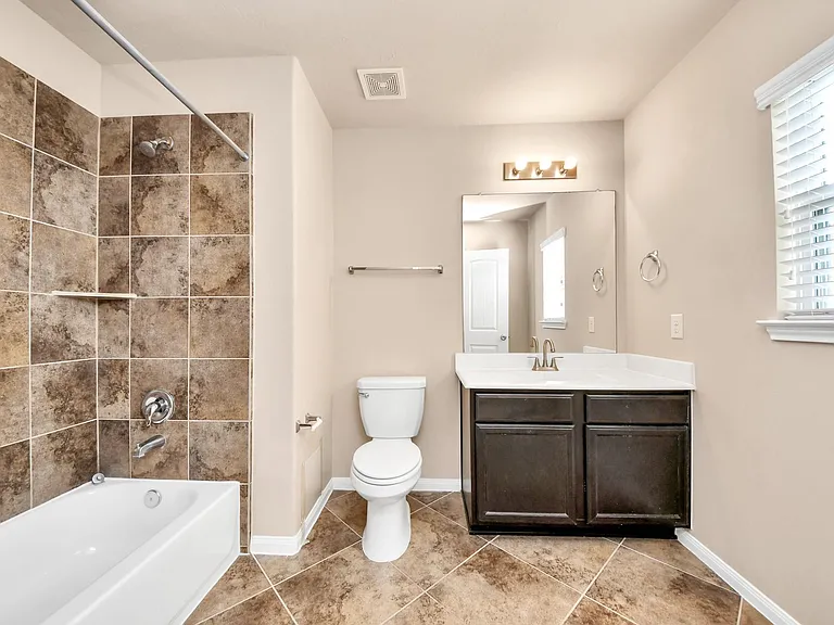 3115 Lake Dr — Photo 31