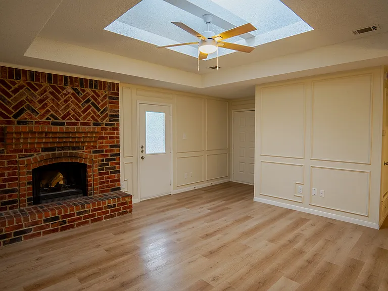 6616 Parkview Ln — Photo 3
