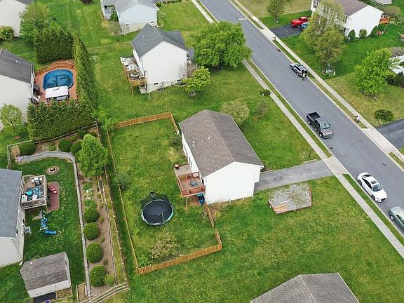 5th image of 155 Asbury Ct