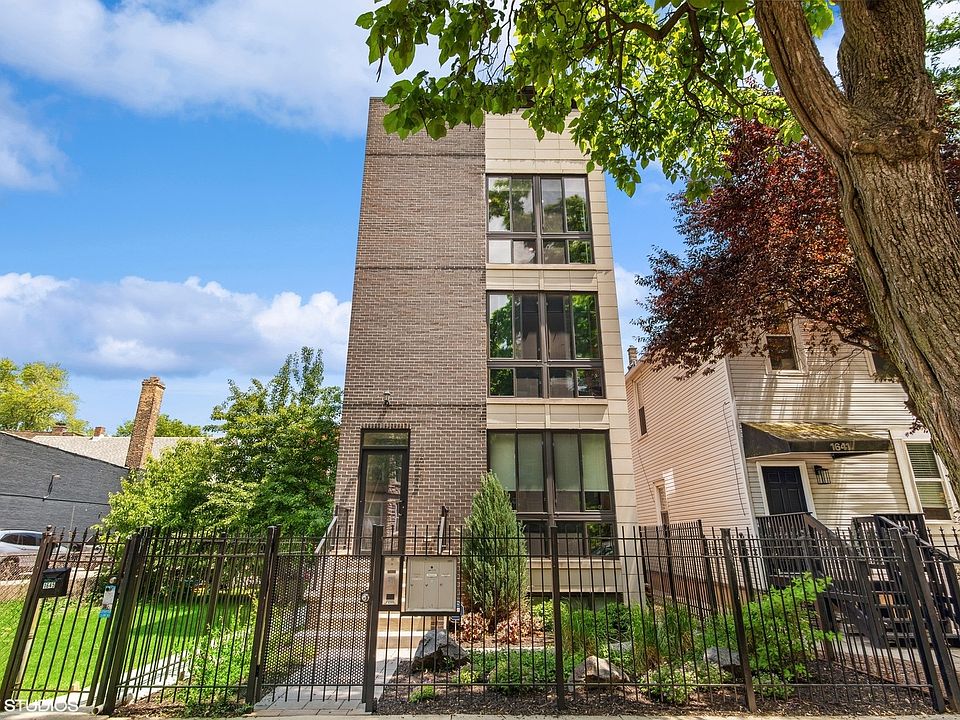 1st image of 1643 N Rockwell St #3