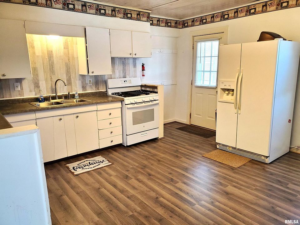 712 S Main St, Abingdon, IL 61410 Zillow